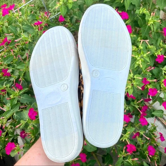 Women’s Sz 6 Leopard Slip-On Sneakers NWOB Steve Madden Shoes Animal Print - Picture 8 of 10